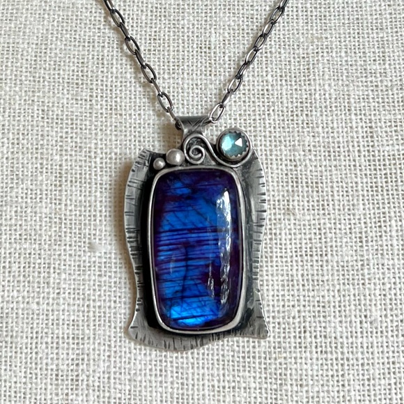 Purple and Blue Labradorite Pendant with Blue Topaz Accent - Picture 3 of 10